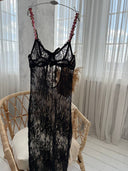 Siyah Dantel Gecelik – Tanga Hediyeli 2 Parça Şık ve Romantik Lingerie Set