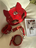 Red Desire Bondage Set – Kırmızı Maske & Kelepçe Fantezi Aksesuar Seti (Gizli Gönderim) | Madame Mercy