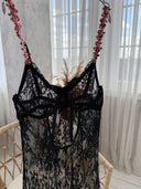 Siyah Dantel Gecelik – Tanga Hediyeli 2 Parça Şık ve Romantik Lingerie Set