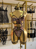 Veronica Leopar Transparan Jartiyer Takımı – Zarif ve Çekici İç Giyim Seti