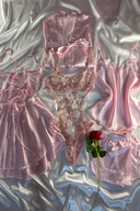 Barbie Floral İpeksi Saten 6 Parçalı Bodysuit Set – Özel Kutulu ve Hediye Paketli Zarif Tasarım