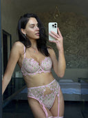 Annabel Pembe Çiçek Detaylı 3 Parça Jartiyer Takımı – Gizli Gönderim