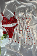 Kırmızı Kalpli 3 Parça Set – Zarif Elbise ve Bralet Takımı