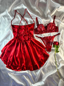 Kırmızı Kalp Detaylı İpeksi Saten 3 Parça Set – Şık ve Zarif Lingerie Takımı