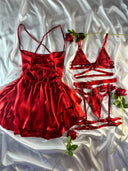 Madame Mercy Kırmızı Zincir Detaylı Jartiyer Hediyeli 4 Parça Lingerie Set – Seksi ve Zarif Kadın İç Giyim Takımı