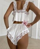 Kylee Beyaz Saten Pijama Takımı – Pinterest Tarzı Zarif ve Rahat Model