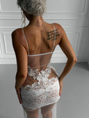 Aleksandra Ekru Brode Detaylı Uzun Elbise – Zarif ve Romantik Transparan Tasarım